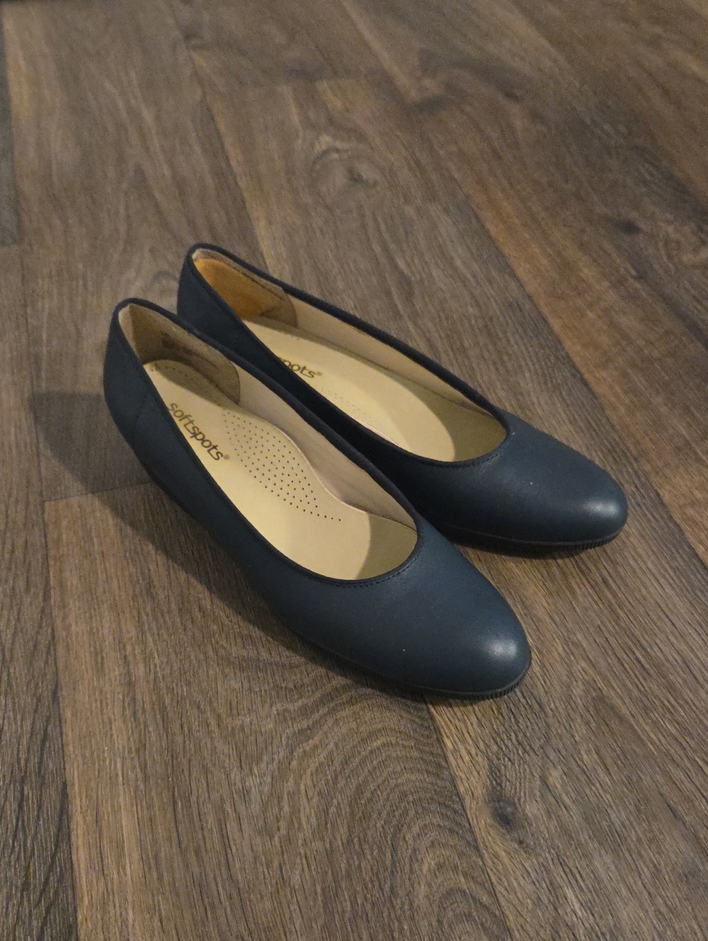 Softspots Navy Blue Women's Classic Slip-On Size 9.5N